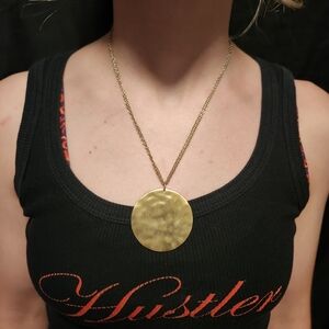Gold/bronze round necklace